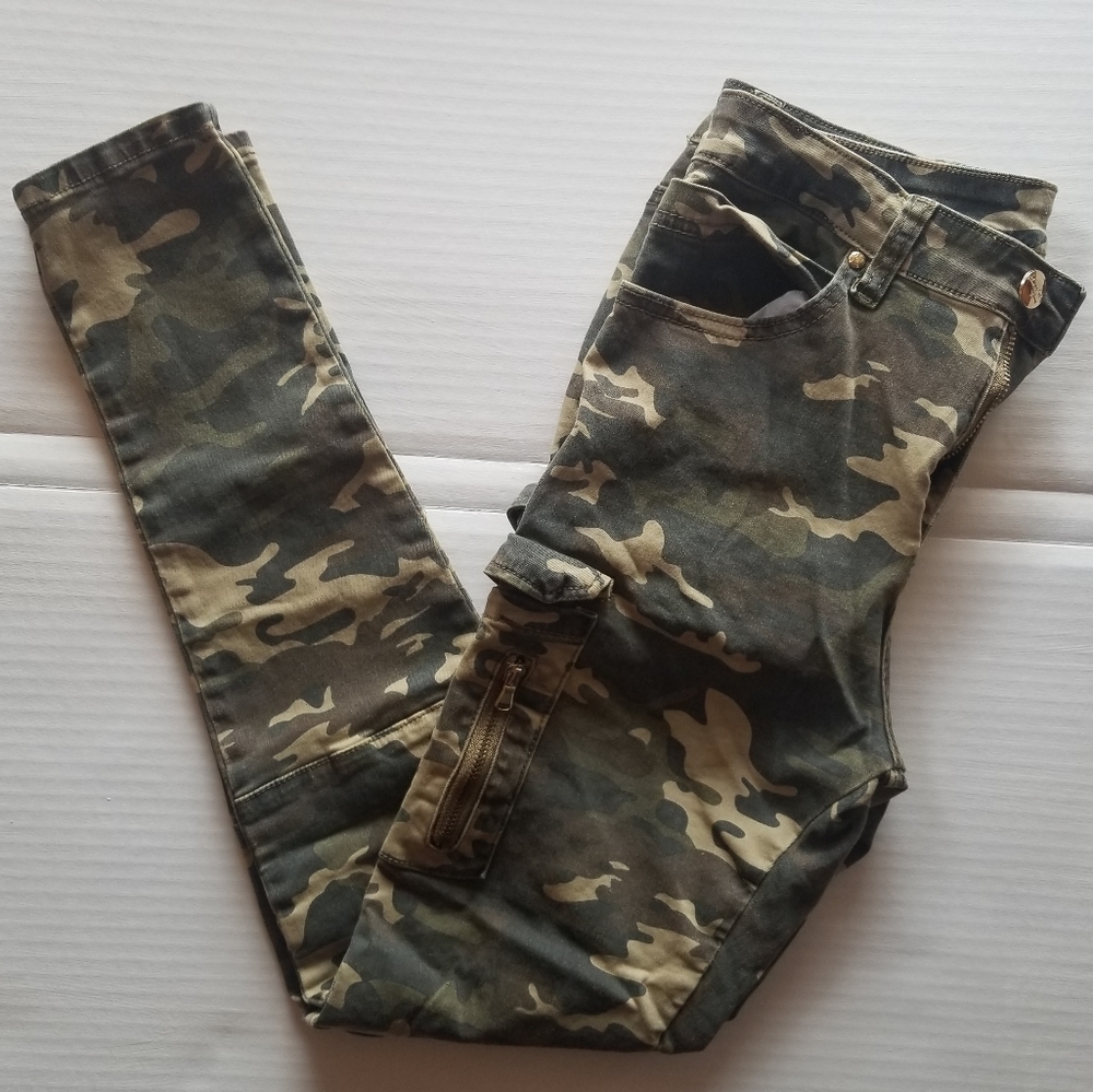 CHARLIE CHARLIE CHARLOTTE-CAMOUFLAGE WOMENS SKINNY DENIM JEANS